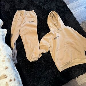 COMFRT sweatshirt and sweatpants